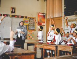 Pemerintah Targetkan Sertifikasi 800.000 Guru Rampung Tahun Ini