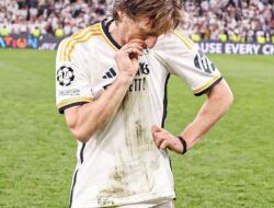 Luka Modric berpisah dengan Real Madrid