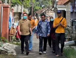 Lansia Desa Pagaden Terima Bantuan dan Pendampingan Lewat Program “Nyaah Ka Indung”