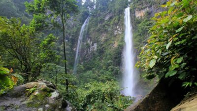 Keindahan Tersembunyi di Kaki Gunung Canggah, Curug Cileat Subang Tawarkan Pesona Alam yang Menyegarkan