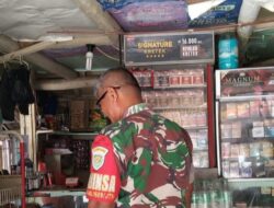 Babinsa Koramil 1609/Juntinyuat Tinjau Harga Sembako di Desa Tinumpuk