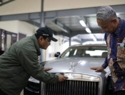 Lelang Rolls-Royce Capai Rp2,5 Miliar, Kemensos Bangun Rumah untuk Warga Miskin