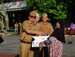 Rumah Layak untuk Rakyat: Bupati Garut Salurkan Bantuan Rutilahu Rp15 Juta per Rumah untuk 200 KK