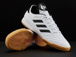 10 Merek Sepatu Futsal Terbaik di Dunia, dari Adidas hingga Diadora