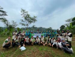 Kolaborasi Mahasiswa KKN UNSIKA dan PKK Desa Cihuni Kembangkan Kebun TOGA