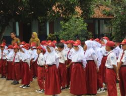 Janji Seragam Gratis bagi Siswa SD dan SMP di Subang Diundur hingga Agustus