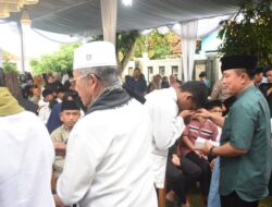 Santunan 500 Anak Yatim di Sindangagung, Bupati Kuningan Apresiasi Kedermawanan Keluarga H. Yudi