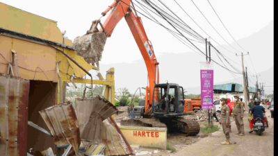 Satpol PP Bekasi Tertibkan 420 Bangunan Liar di Bantaran Sungai Babelan