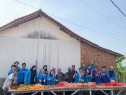 Kelompok 10 KKNM Universitas Subang Dorong Inovasi dan Pemasaran Kerupuk Melarat di Ciasem Hilir