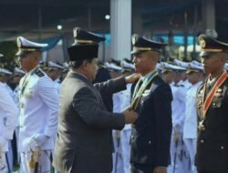 Presiden Prabowo Sematkan Pangkat kepada Lulusan Terbaik Akademi TNI-Polri dalam Upacara Prasetya Perwira 2025