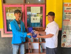 Kelompok KKNM 17 Universitas Subang Serahkan Hibah Buku dan Pojok Literasi Mini ke SDN Tanjung IV Desa Sidajaya