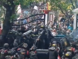 Demo di Pati Ricuh, Puluhan Terluka dan Fasilitas Rusak