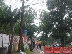 Tiang Listrik di Alun-alun Subang Meledak, Api Berkobar dan Listrik Padam