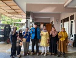 Pendampingan Mahasiswa KKNM Universitas Subang Mudahkan UMKM Kawunganten Daftar Sihalal dan OSS