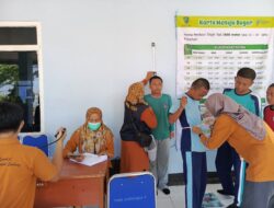 Dinas Kesehatan Gelar Gerakan Kebugaran Jasmani di SMK Angkasa 1 Kalijati