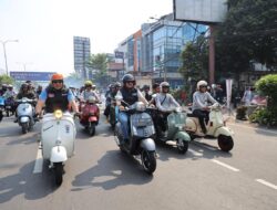 Semangat 17-an! Harris Bobihoe Konvoi Vespa Bareng Komunitas Bekasi