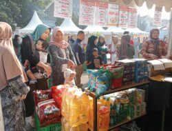 Bazar Murah Andir Dibuka, Warga Antusias Borong Sembako