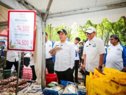 Warga Serbu Bazar Murah di Regol, Belanja Hemat UMKM Semangat