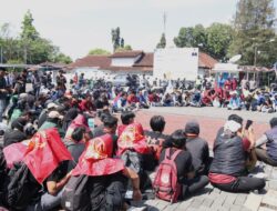 Mahasiswa Garut Gelar Aksi Damai, Pemerintah Respons dengan Komitmen Perbaikan