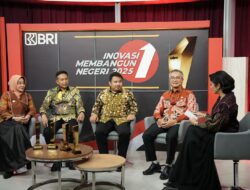 Tiga Program Unggulan Antarkan Kang Rey Terima Penghargaan TV One