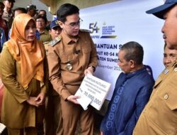 HUT ke-54 Korpri, Pemkab Sumedang Serahkan Bantuan Rutilahu untuk Warga Rancakalong