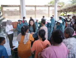 Serahkan 200 Paket Sembako, TP PKK Subang Hadir untuk Pengungsi Pamanukan