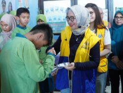 Ratusan Siswa Subang Terima Kacamata Gratis dari PKK Jabar dan Lions Club