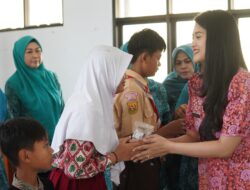 Dukung Prestasi Belajar, TP PKK Subang Berikan Kacamata Gratis