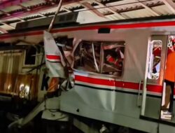 14 Penumpang Tewas dalam Tabrakan KA dan KRL di Bekasi