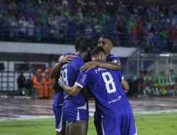 Jadwal Persib vs Arema Diubah, Kick-off Maju Jadi Sore Hari