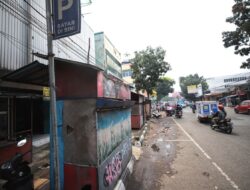 Satpol PP Bandung Tertibkan Cicadas, 16 Lapak PKL Tak Aktif Diangkut