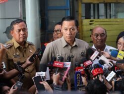 AHY Tinjau Lokasi Kecelakaan di Bekasi, Targetkan Layanan KRL Segera Normal
