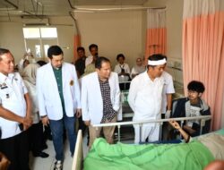 Dedi Mulyadi dan Tri Adhianto Pastikan Penanganan Korban Optimal