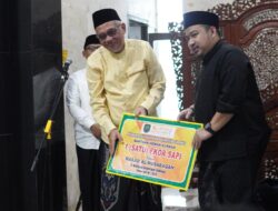 Bupati Subang Serahkan Sapi Kurban di Al-Musabaqoh