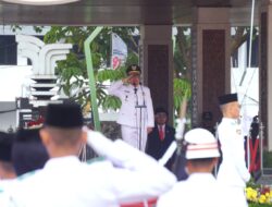 Wabup Agus Masykur Pimpin Upacara Penurunan Bendera HUT ke-81 RI, Seni Budaya Sunda Warnai Alun-Alun Subang