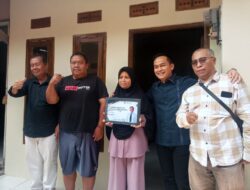 Rutilahu Banjaran, Ujang Bey Cek Bantuan 19 Rumah