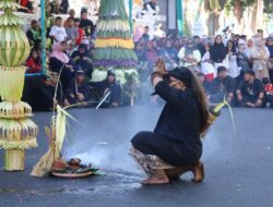 Ribuan Warga Meriahkan Seba Sapton dan Babarit Hari Jadi ke-528 Kuningan