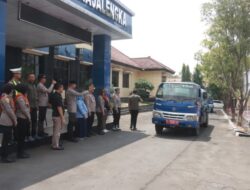 Polres Majalengka Salurkan 10 Truk Tangki Air Bersih