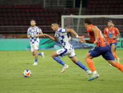 Persib Comeback Dramatis, Tiga Gol di Akhir Laga Bungkam Port FC 3-1
